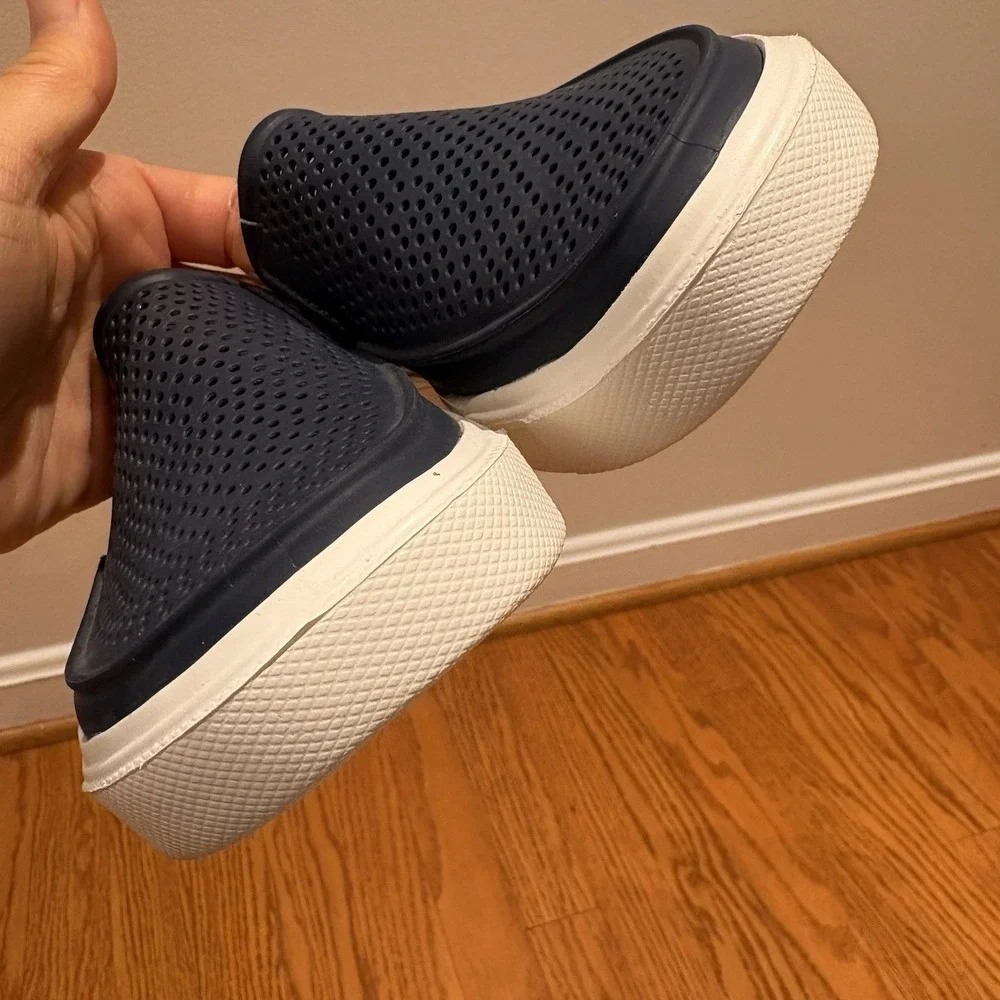 NWT Crocs Kids Youth CitiLane Roka Slip-On Sz 1 Comfort Shoe Waterproof Blue